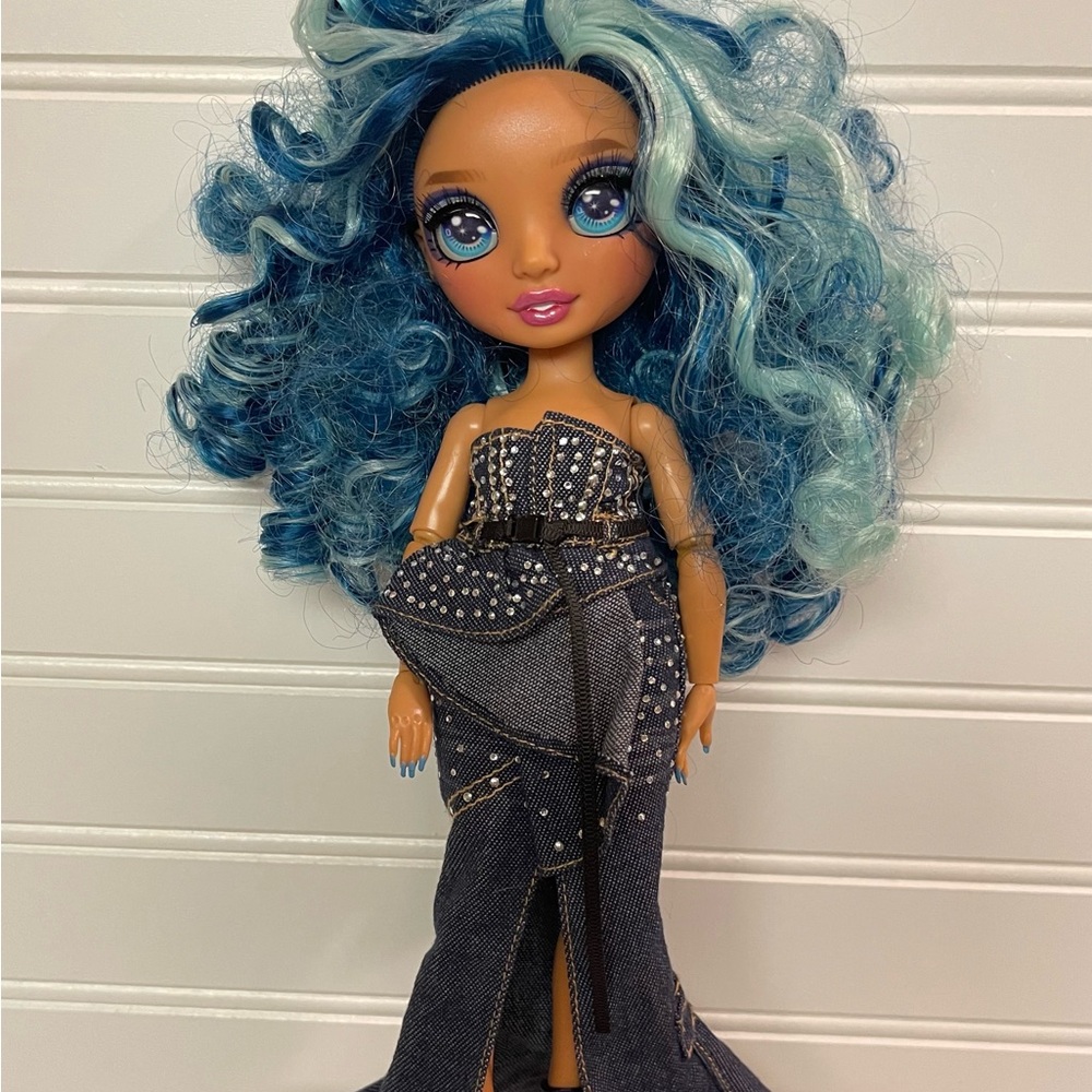 Rainbow High Skyler Bradshaw Fantastic Fashion Blue 11” Doll